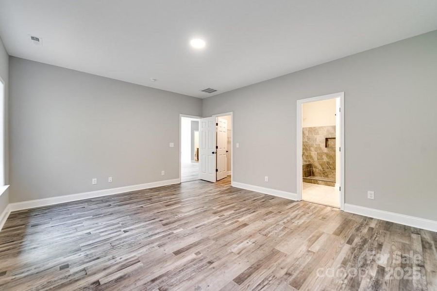 Spacious, unfurnished interior of a new home in , Whittier (Image 16).