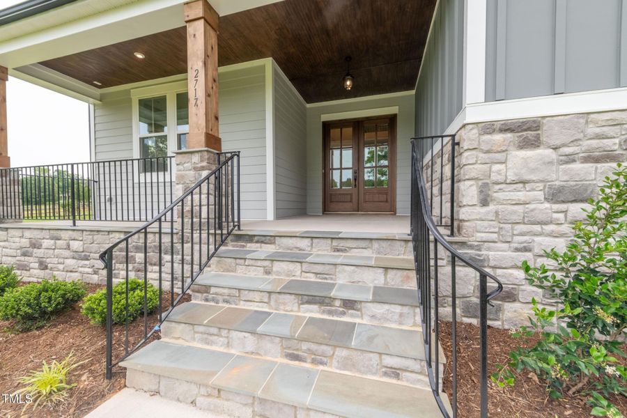 RGA-0379-00_Ballentine C_Front Porch_Dre