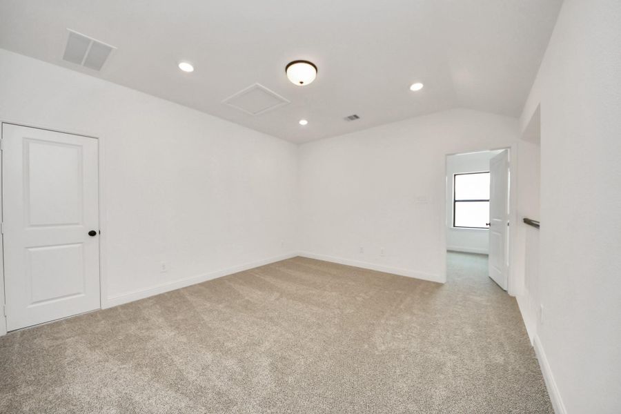 Spacious, unfurnished interior of a new home in Bridgeland: Signature Collection, Cypress (Image 27). Spacious, unfurnished interior of a new home in Bridgeland: Signature Collection, Cypress (Image 27).