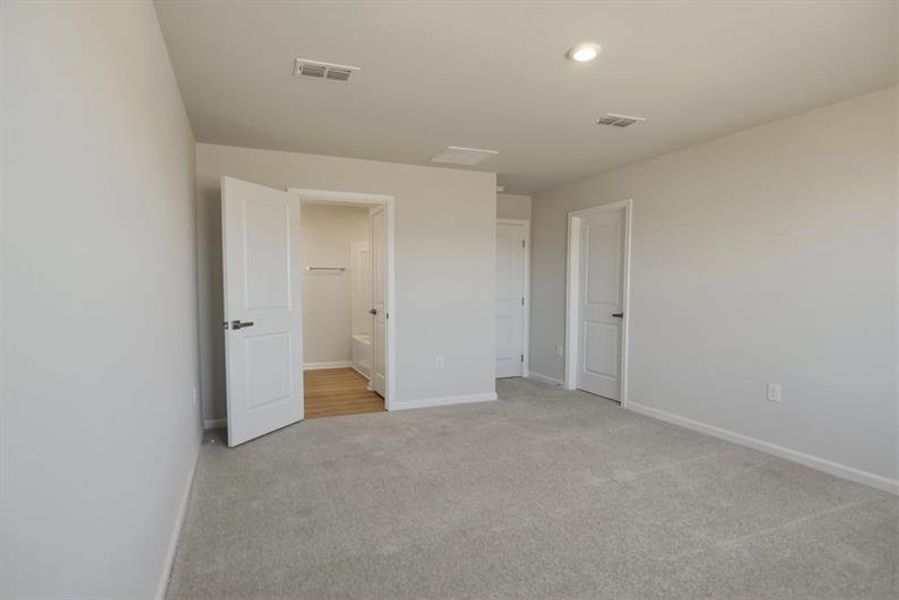 Spacious, unfurnished interior of a new home in Beech Glen, Anderson (Image 20).