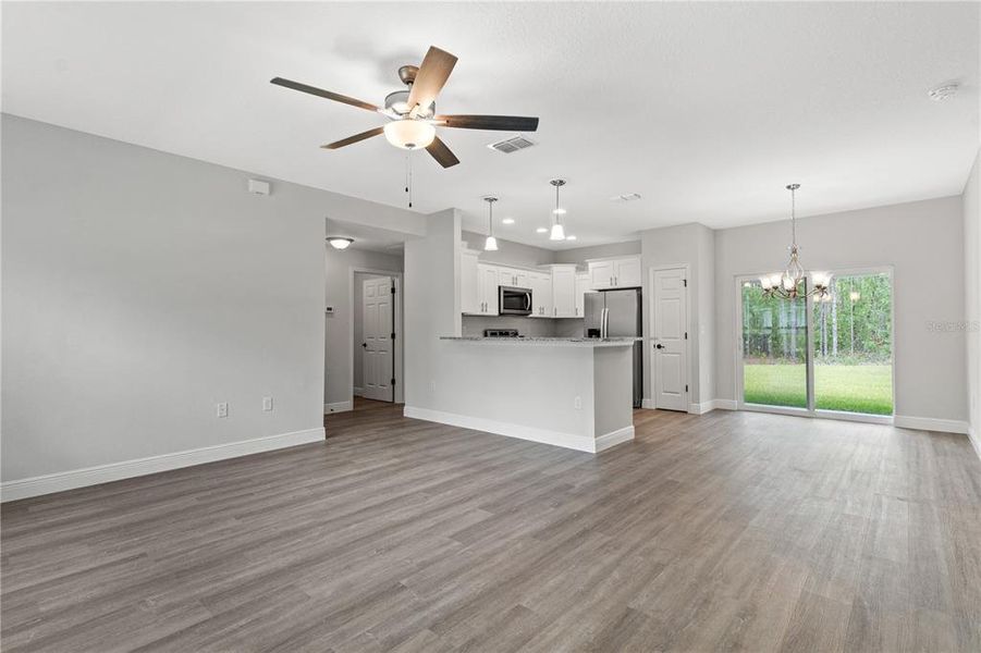Spacious, unfurnished interior of a new home in , Ocala (Image 13).