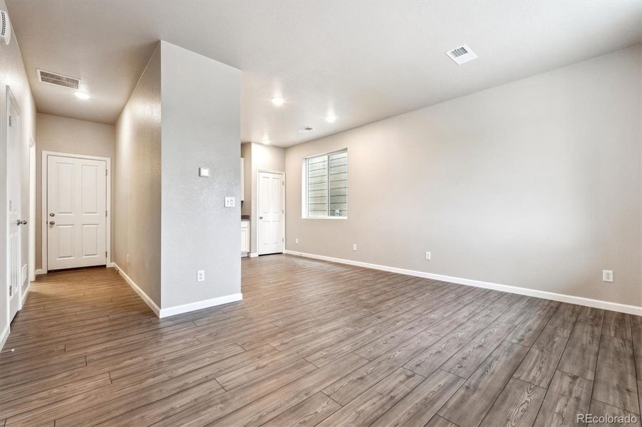 Spacious, unfurnished interior of a new home in Pintail Commons at Johnstown Village, Johnstown (Image 13).