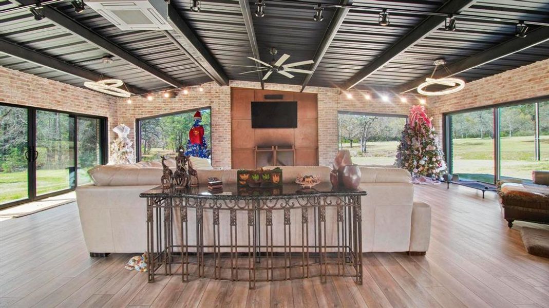 Community amenities in , Richards (Image 23).