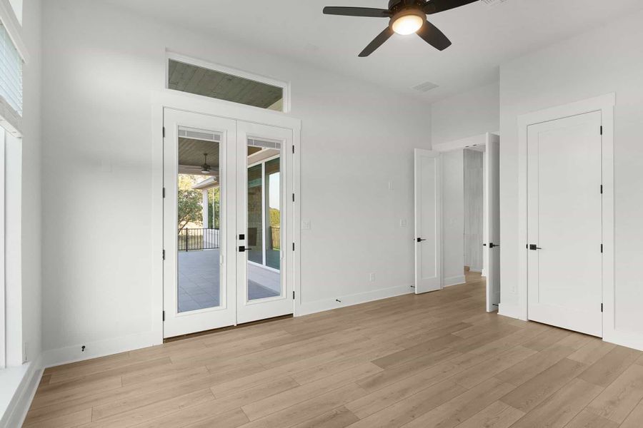 Spacious, unfurnished interior of a new home in Feathergrass, Florence (Image 28).