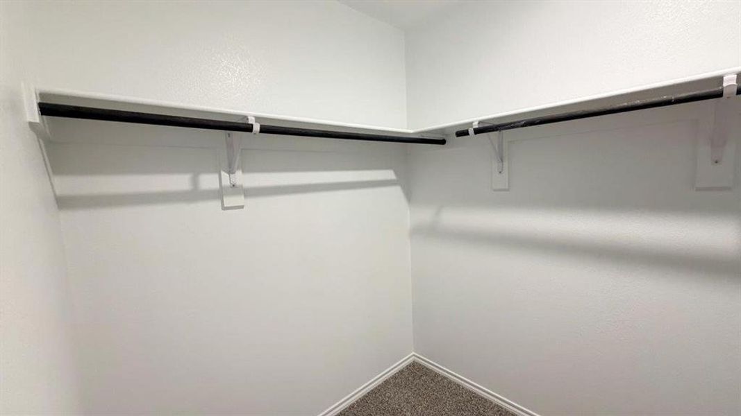 Spacious, unfurnished interior of a new home in Meadowbrook Estates, Cleburne (Image 10).