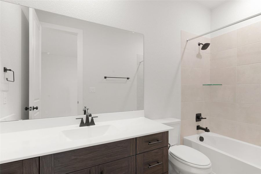 **PHOTO REPRESENTATIVE OF FLOORPLAN ONLY** **PHOTO REPRESENTATIVE OF FLOORPLAN ONLY**