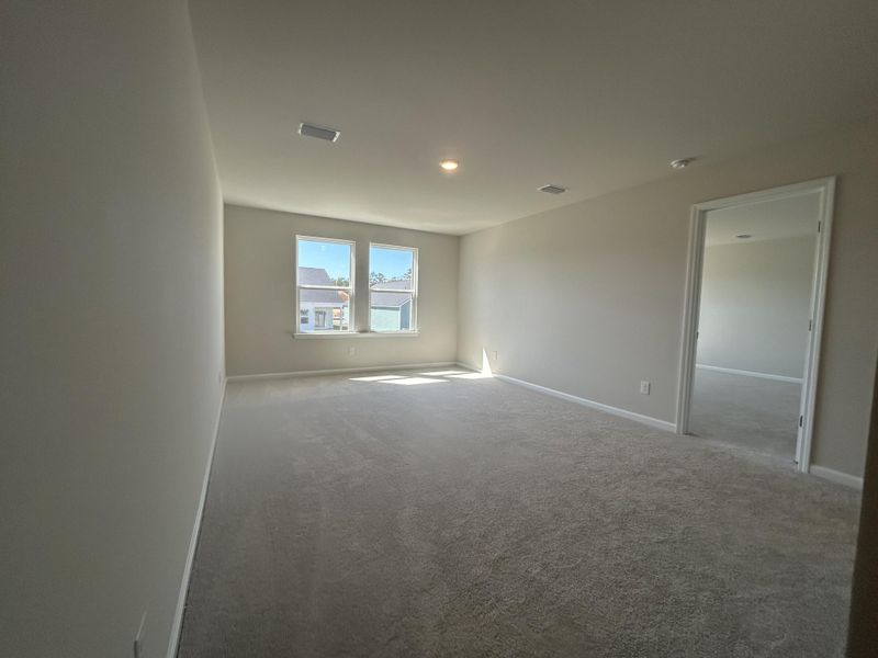 Spacious, unfurnished interior of a new home in , Ravenel (Image 14).