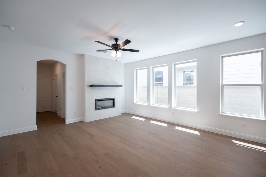 Spacious, unfurnished interior of a new home in Treeline, Justin (Image 12). Spacious, unfurnished interior of a new home in Treeline, Justin (Image 12).