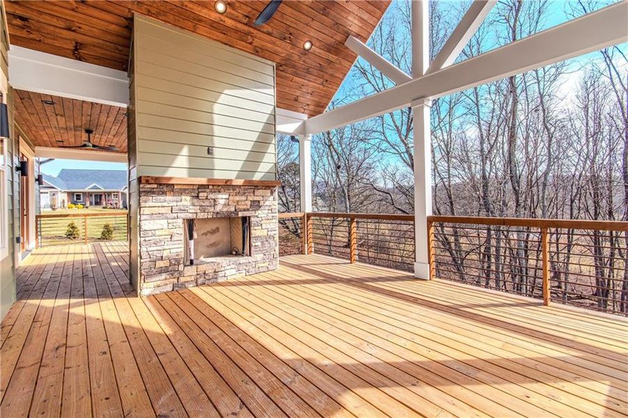 Exterior details and patio area of a home in , Blairsville (Image 35).