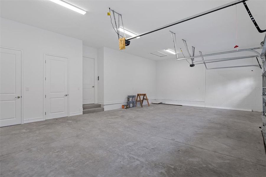 Spacious, unfurnished interior of a new home in Southern Hills Plantation, Brooksville (Image 35). Spacious, unfurnished interior of a new home in Southern Hills Plantation, Brooksville (Image 35).