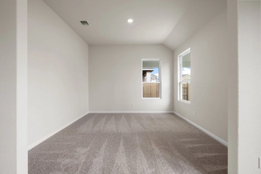 Spacious, unfurnished interior of a new home in Berry Creek Highlands, Georgetown (Image 35).