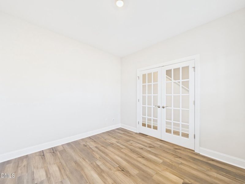 CAM01608G0-PR0122-STILL008