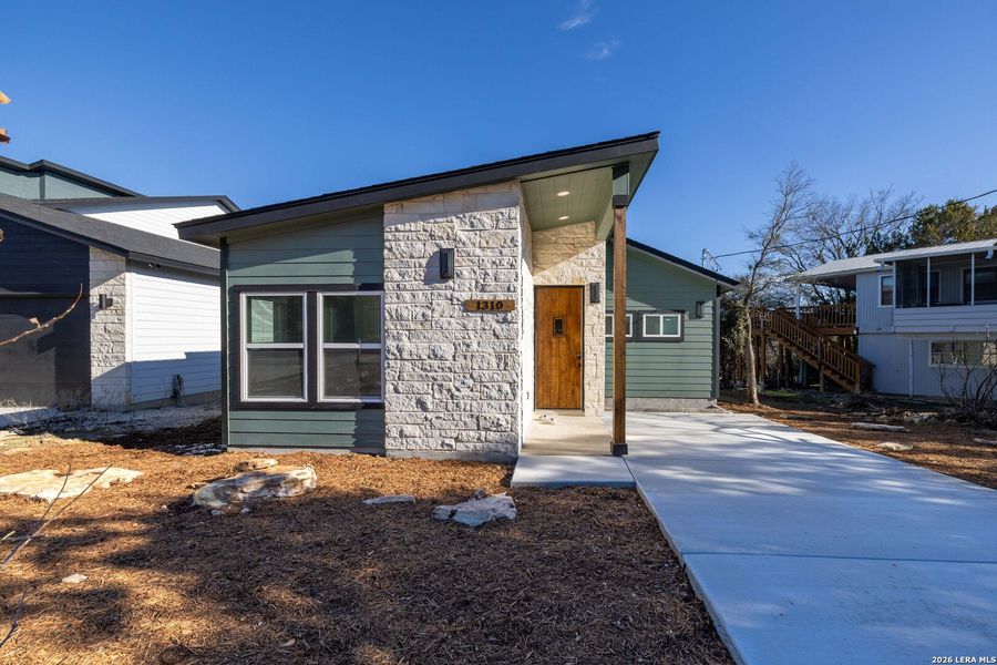 Image 22 of a home in .