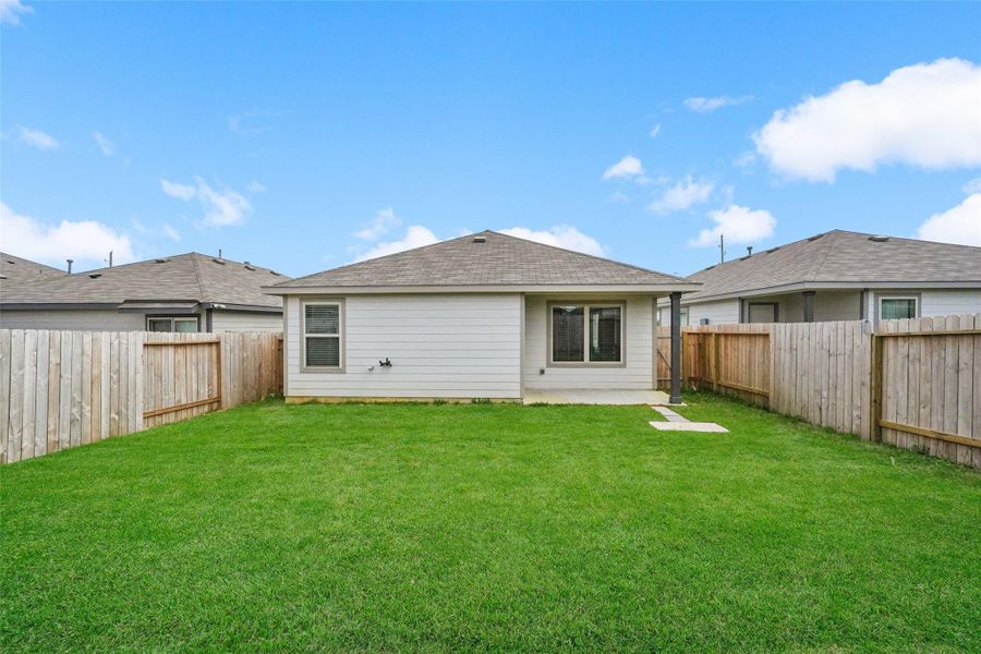 Exterior details and patio area of a home in , Waller (Image 4).