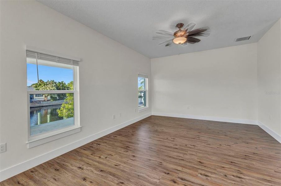 Spacious, unfurnished interior of a new home in , Port Charlotte (Image 39).