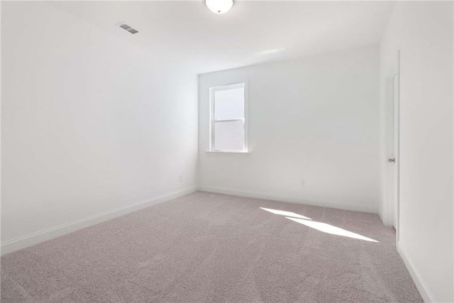 Spacious, unfurnished interior of a new home in East Harbor II at Chestatee, Dawsonville (Image 41).