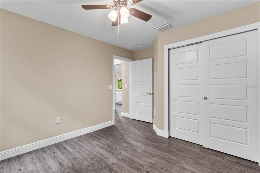 Spacious, unfurnished interior of a new home in , Citrus Springs (Image 17).
