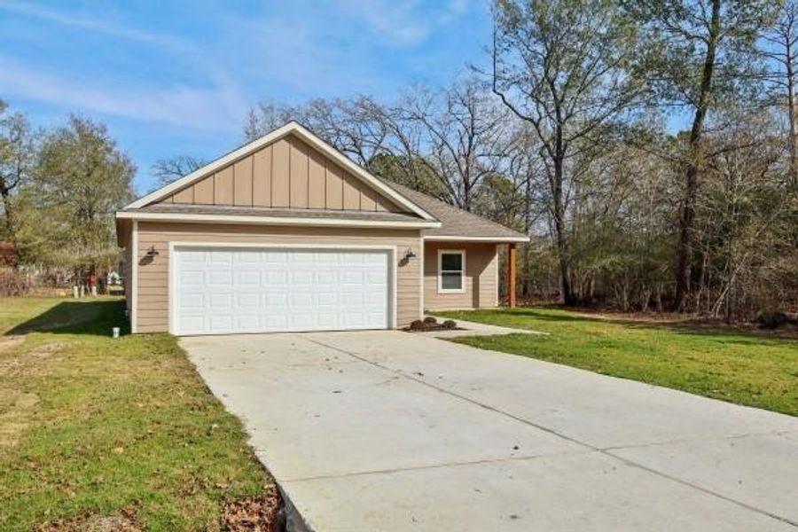 one story 3 bedrooms and 2 baths