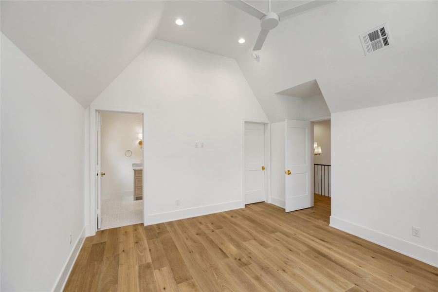 Spacious, unfurnished interior of a new home in , Houston (Image 27).