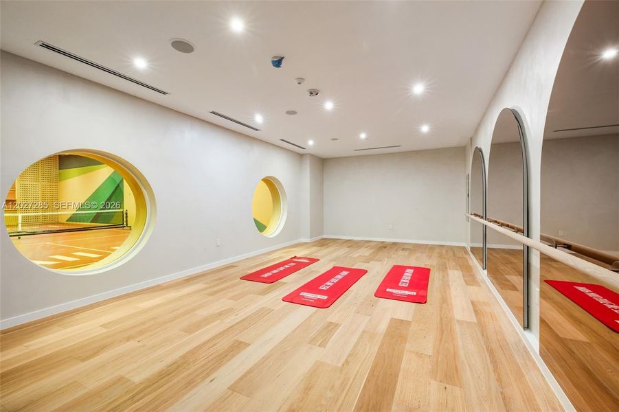 Spacious, unfurnished interior of a new home in , Miami (Image 14).