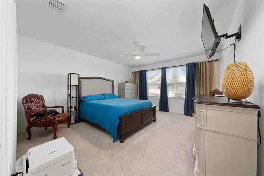 Furnished interior view inside a new home in , Kissimmee (Image 7).