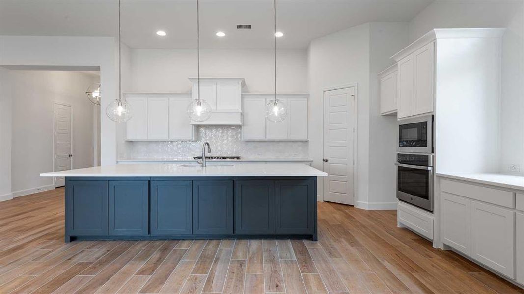 Furnished interior view inside a new home in Reunion 60'/70', Rhome (Image 13). Furnished interior view inside a new home in Reunion 60'/70', Rhome (Image 13).