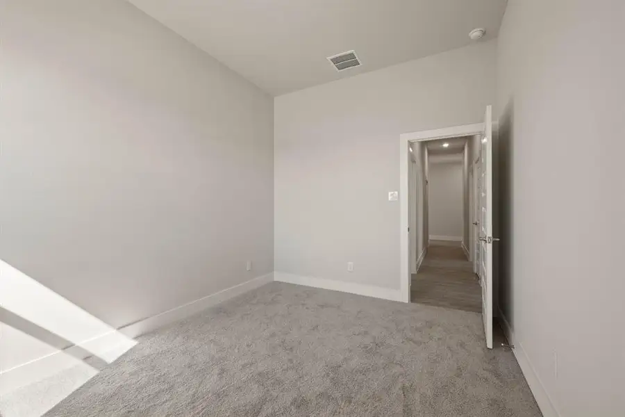 Spacious, unfurnished interior of a new home in Saddleback Estates, Boyd (Image 40). Spacious, unfurnished interior of a new home in Saddleback Estates, Boyd (Image 40).