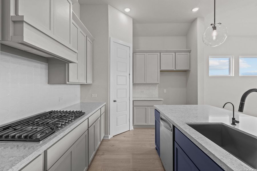 Furnished interior view inside a new home in Buffalo Crossing, Cibolo (Image 7).