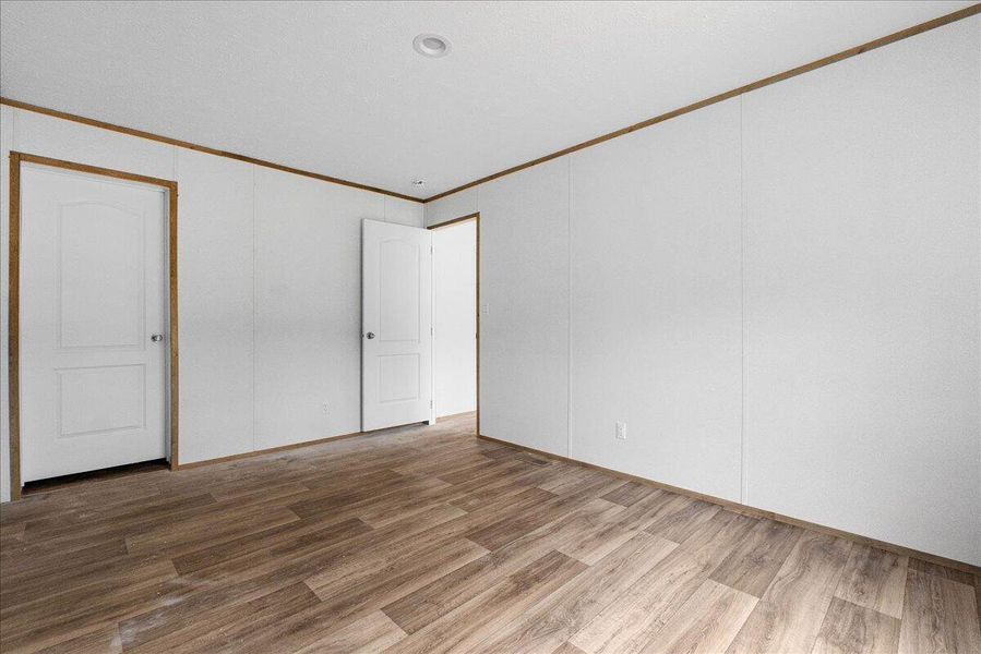 Spacious, unfurnished interior of a new home in , Walterboro (Image 32).