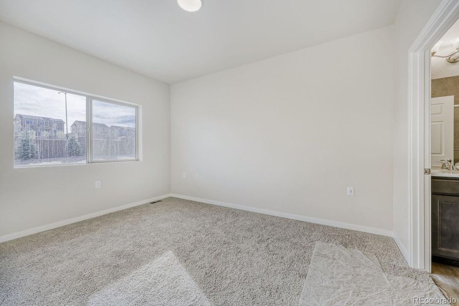 Spacious, unfurnished interior of a new home in Knolls, Westminster (Image 31).