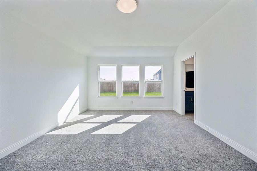 Spacious, unfurnished interior of a new home in Sicily, Princeton (Image 21).