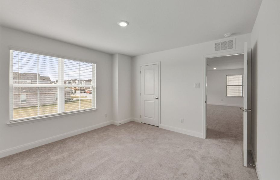 Spacious, unfurnished interior of a new home in Patterson Ranch, Georgetown (Image 30).