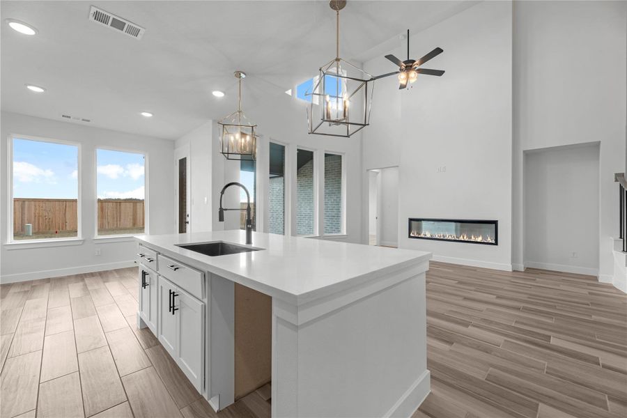 Representative image. Features, selections and colors may vary.