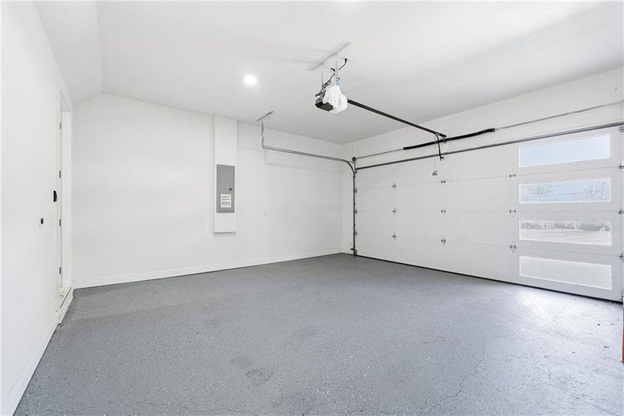 Spacious, unfurnished interior of a new home in , Gainesville (Image 22).