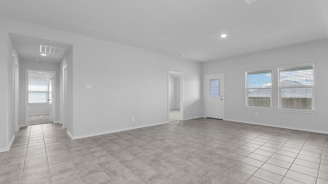 Spacious, unfurnished interior of a new home in Townes Landing, Fort Worth (Image 17).
