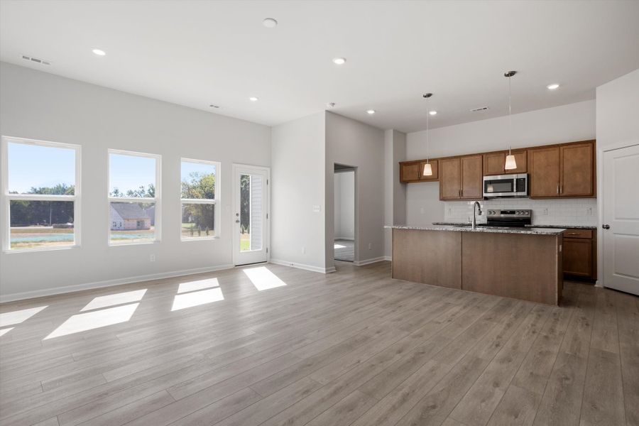 Spacious, unfurnished interior of a new home in Cambridge Reserve, Angier (Image 17).