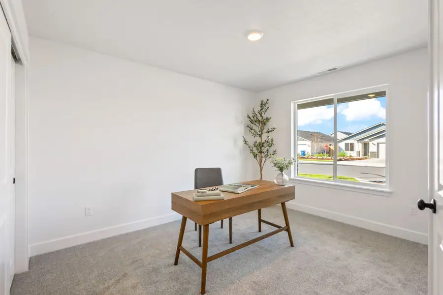 Representative furnished interior of a home built from the Aspen - IronHorse by MonteVista Homes in IronHorse, Prineville (Image 6).