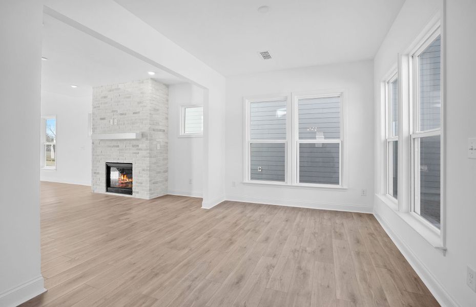 Spacious, unfurnished interior of a new home in Elmbrook, Indian Trail (Image 16).