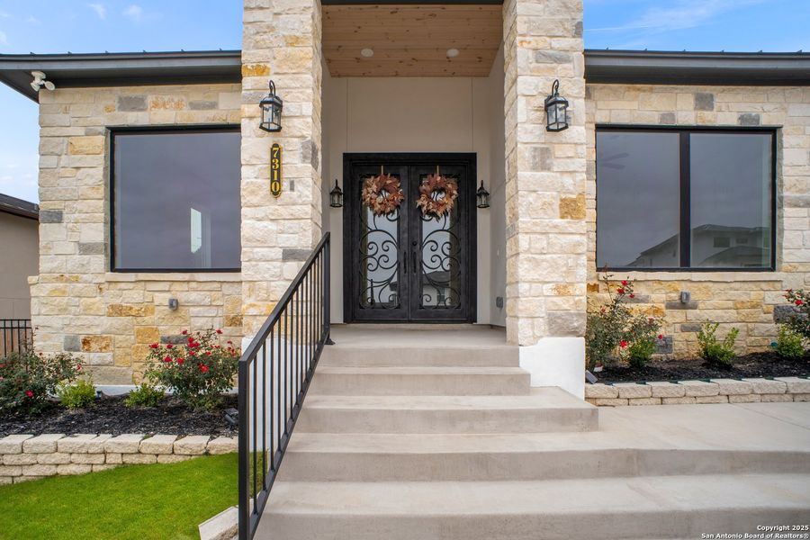 Exterior details and patio area of a home in , San Antonio (Image 3).