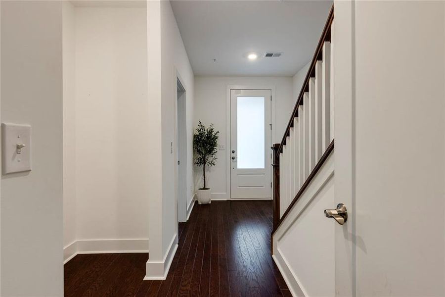 Spacious, unfurnished interior of a new home in Ashbury, Roswell (Image 25).