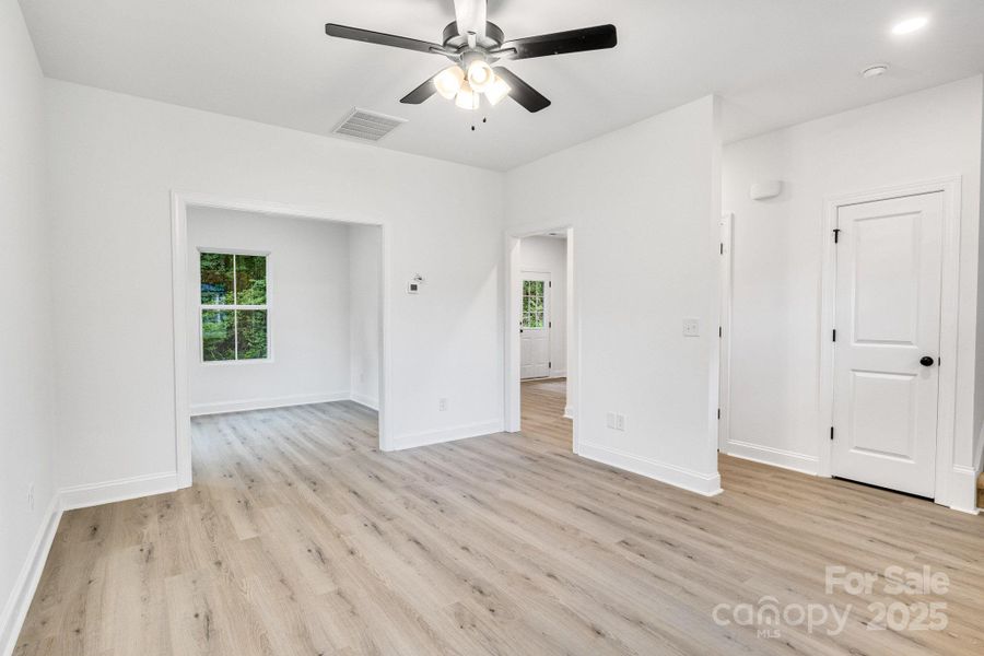 Spacious, unfurnished interior of a new home in , Kannapolis (Image 12).