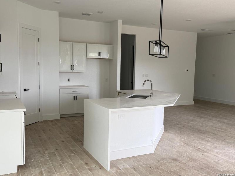 Furnished interior view inside a new home in , Blanco (Image 6).