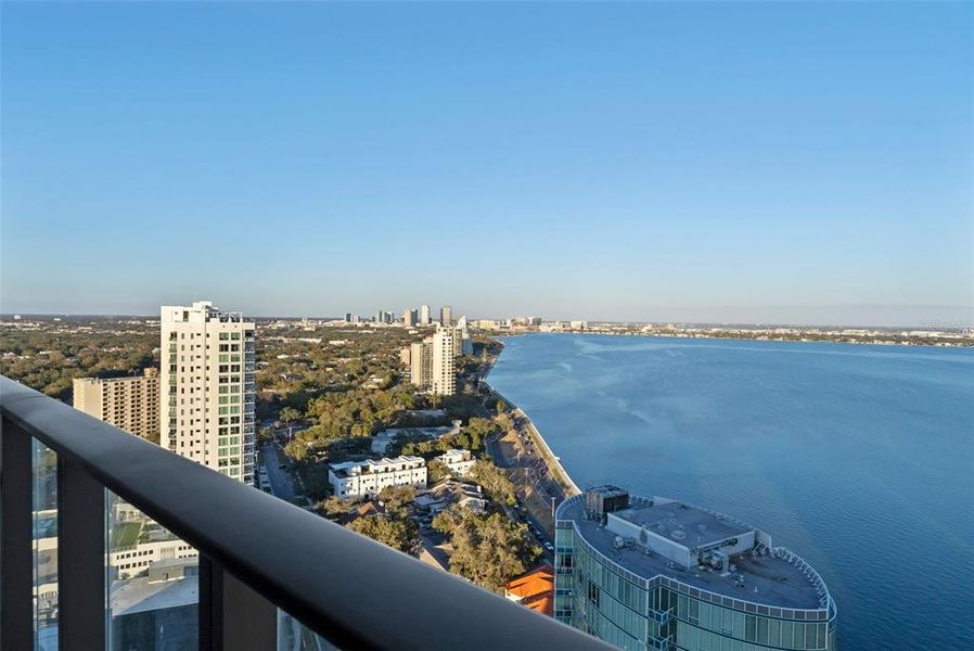 Condo located in Tampa, FL showcasing its design and architecture (Image 46). Condo located in Tampa, FL showcasing its design and architecture (Image 46).