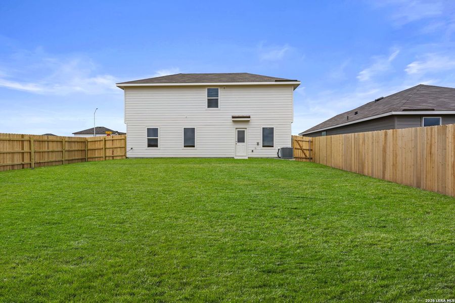 Exterior details and patio area of a home in Swenson Heights, Seguin (Image 3).