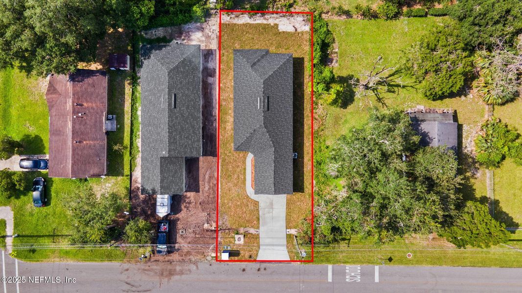 Exterior details and patio area of a home in , Green Cove Springs (Image 4).