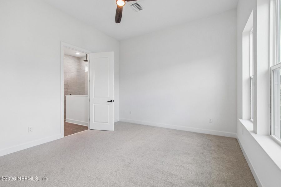 Spacious, unfurnished interior of a new home in Seven Pines 40' Front Entry, Jacksonville (Image 20).