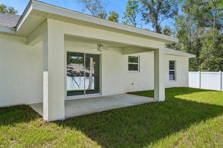 Exterior details and patio area of a home in , Citrus Springs (Image 27).