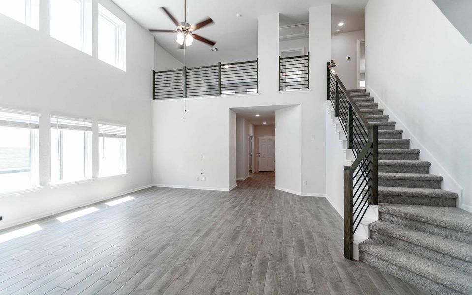 Spacious, unfurnished interior of a new home in Swenson Heights, Seguin (Image 5).