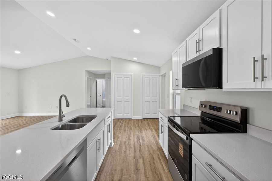 Furnished interior view inside a new home in Cape Coral, Cape Coral (Image 7).
