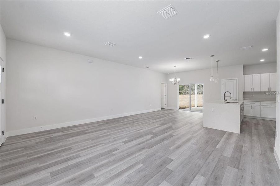 Spacious, unfurnished interior of a new home in , Ocala (Image 27).